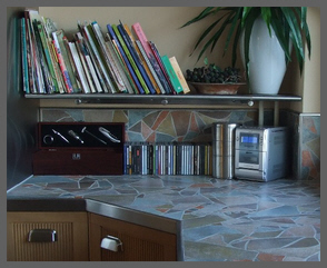 rvs-afwerking-en-boekenrek